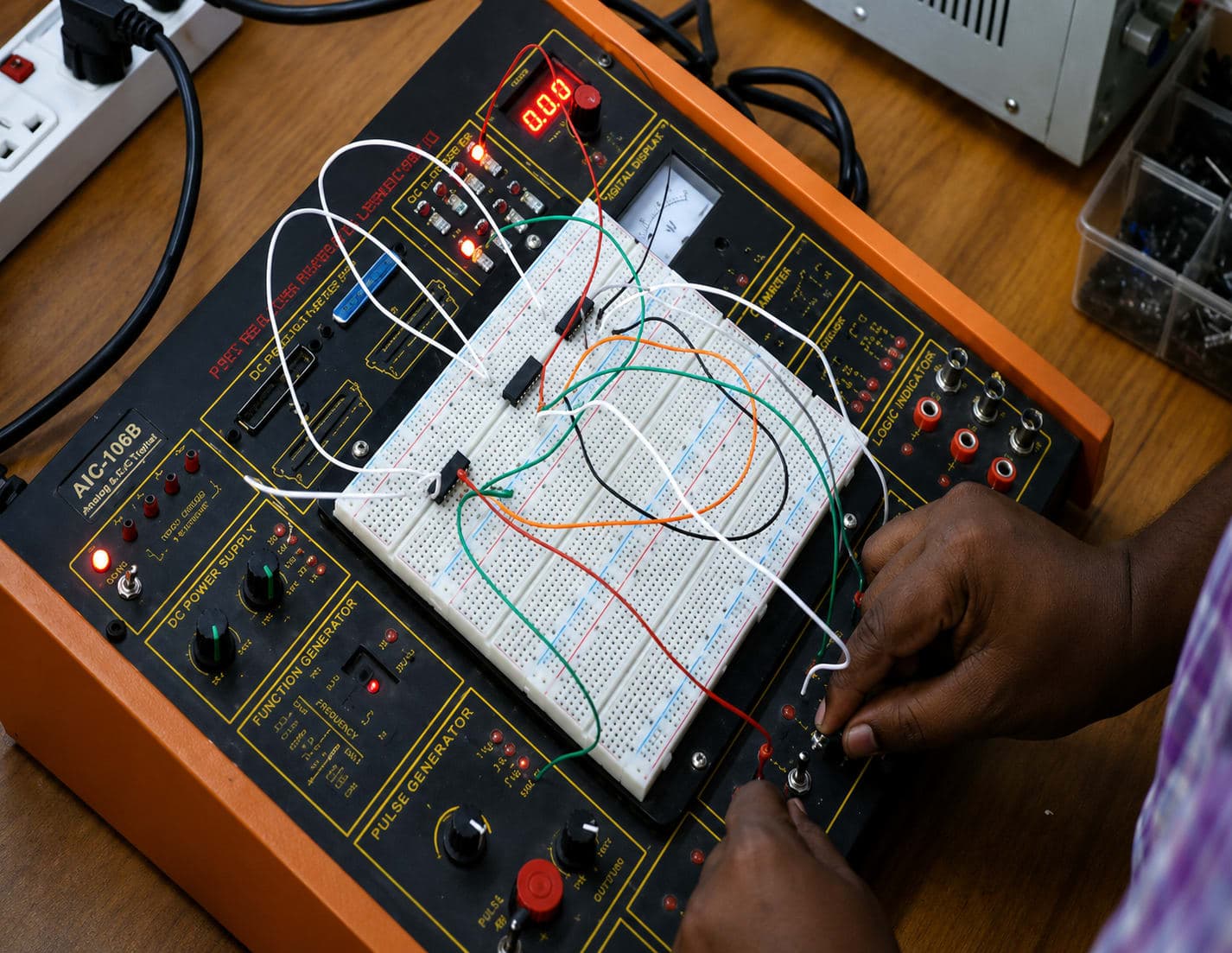 Electronic Lab