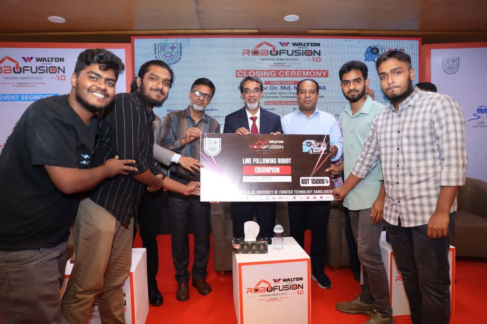 Team "Deshi Bot" Wins Champion at RoboFusion 1.0 (LFR Category)