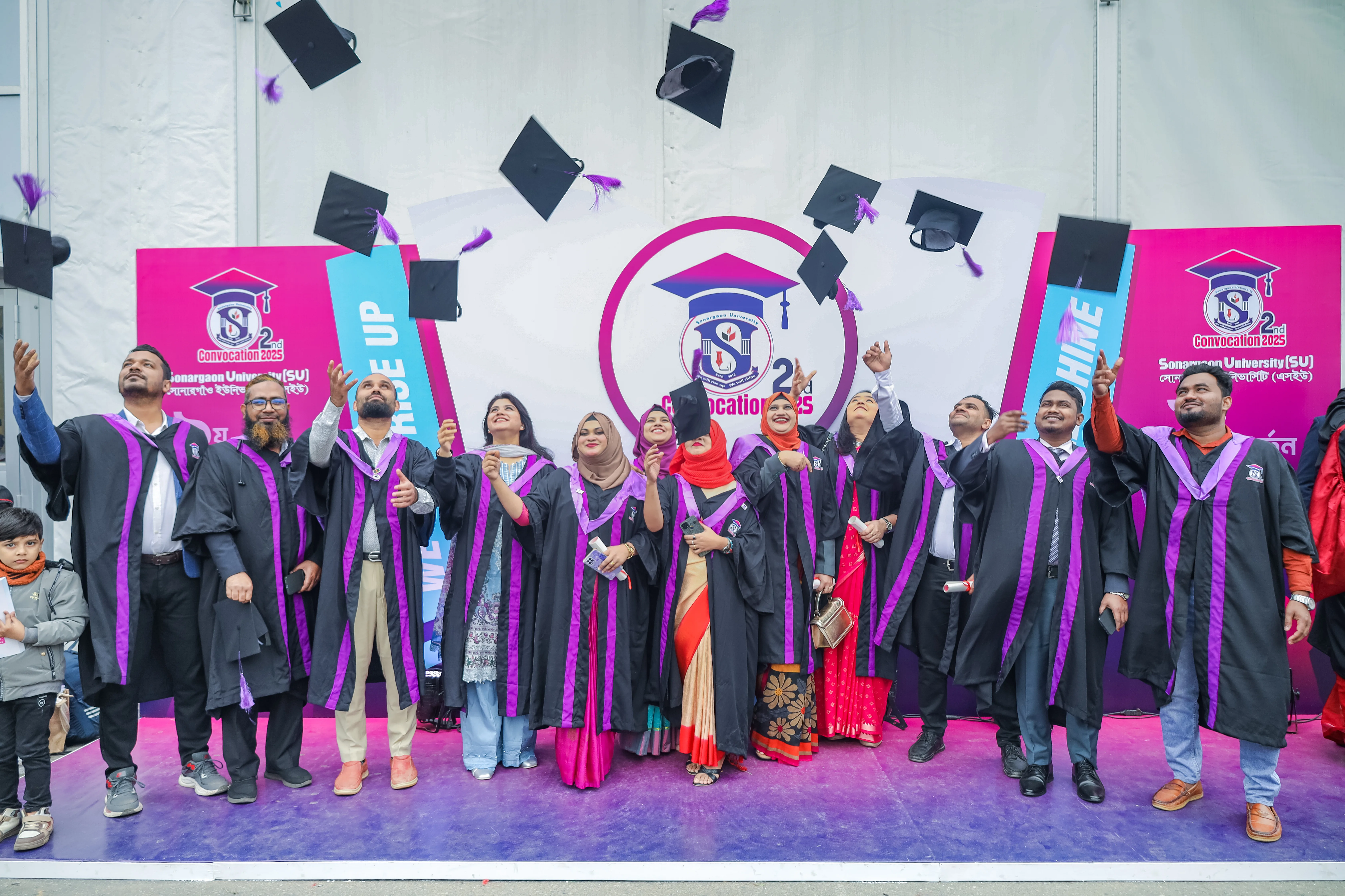 Sonargaon University Electrical and Electronics Engineering students and faculty